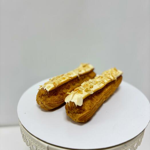 Эклер с солёной карамелью, 2 шт