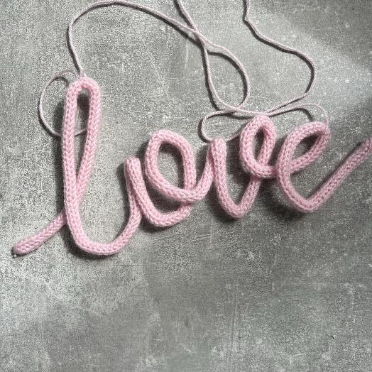 Декоративная надпись love