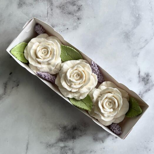 Белые розы из зефира в подарок