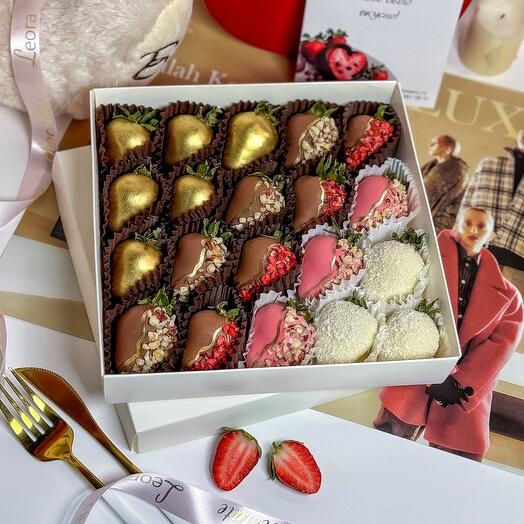Клубника в Шоколаде 16-25 шт. Бельгийский шоколад Callebaut. Подарочный набор 1190. Leora chocolate