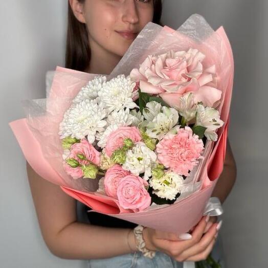 Букет «Нежные чувства» ( куст.роза, французская роза, эустома, диантус, хризантема)