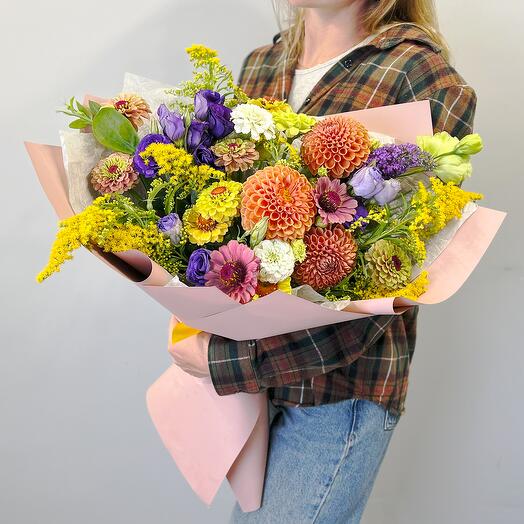 Mixed dahlias with zinnia