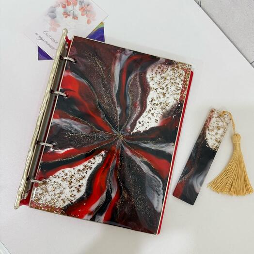 Блокнот на кольцах A5 красный