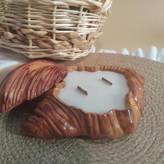 Ароматическая свеча круассан "Солёная карамель"