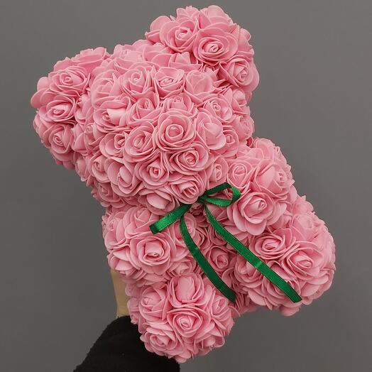 Мишка из фоамирановых роз розовый