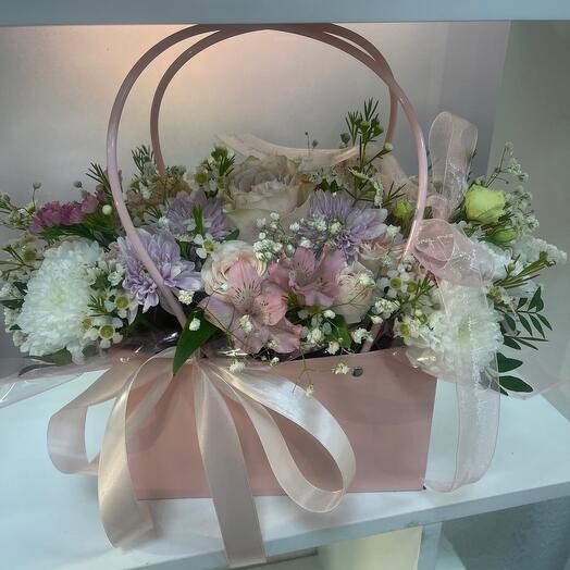 Корзина с цветами «Весенняя Нежность»