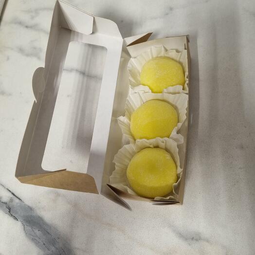 Набор Моти 3 шт с вишневым крем муссом