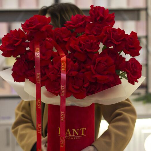 Красные ажурные розы