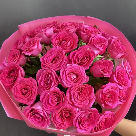 Букет из 25 малиновых розы от Bloomera