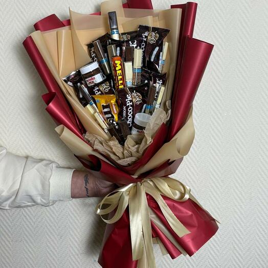 Сладкий букет из щоколадных конфет