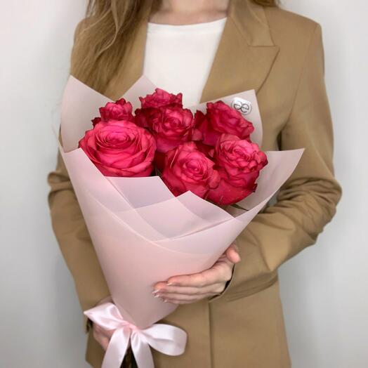 Монобукет из 7 роз "Лола" в розовой пленке