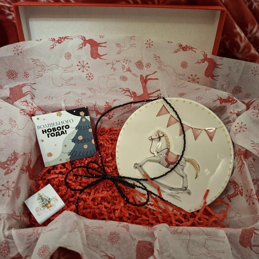 Подарочный бокс  "Праздник к нам приходит"