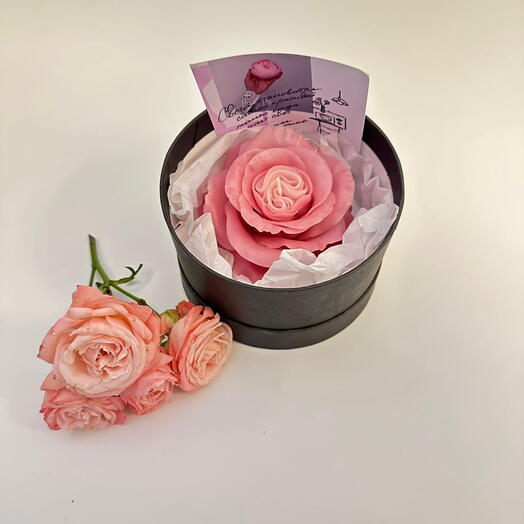 Свеча ручной работы «Садовая роза»