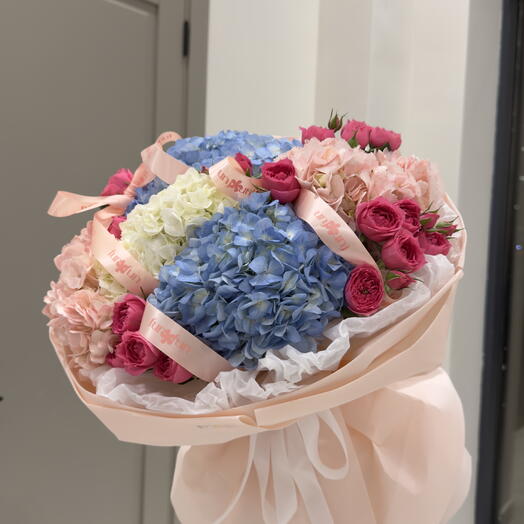 Объемный микс букет