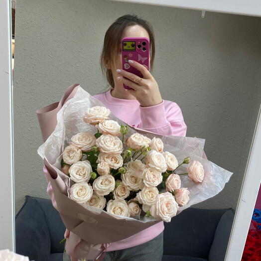 Пионовидные кустовые розы Бомбастик🌸