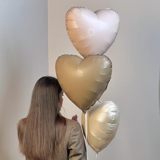 Набор из 3 шаров-сердец в нежных кремовых оттенках