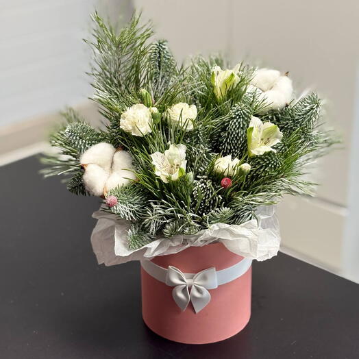 Композиция из нобилиса и альстромерии