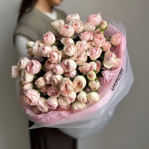 Букет "15 бежевых кустовых роз"