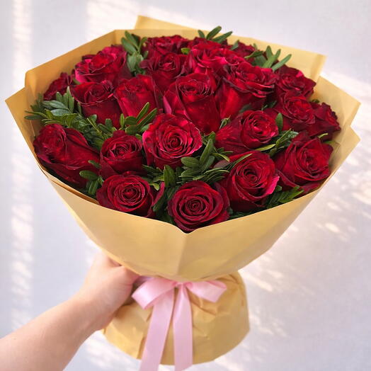 Аква букет из 25 красных голландских роз — роскошный монобукет в воде