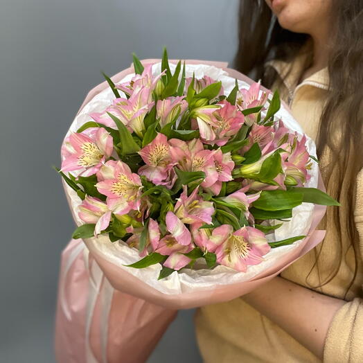 Букет из 5 розовых альстромерий S