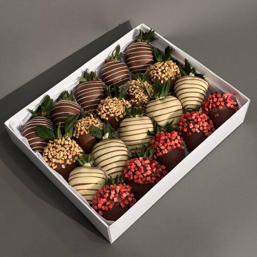Клубника в шоколаде < Nut chocolate>