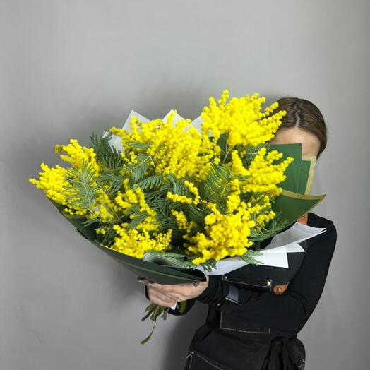 Букет сочный из мимозы уценка