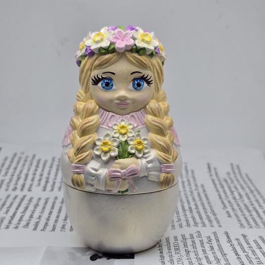 Свеча ручной работы Весенняя матрёшка