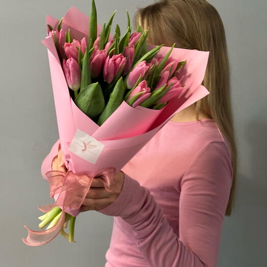 Монобукет из тюльпанов «С 8 Марта»