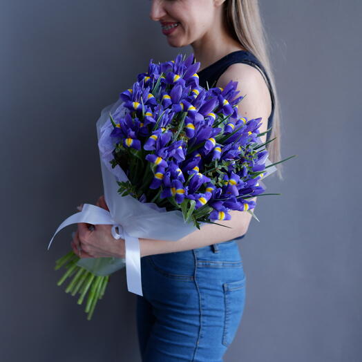 Монобукет из 25 синих ирисов