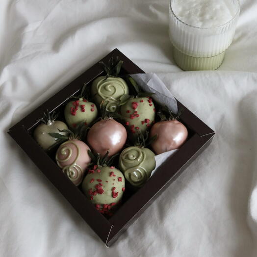 Клубника в шоколаде STRAWBERRY MATCHA 9 шт
