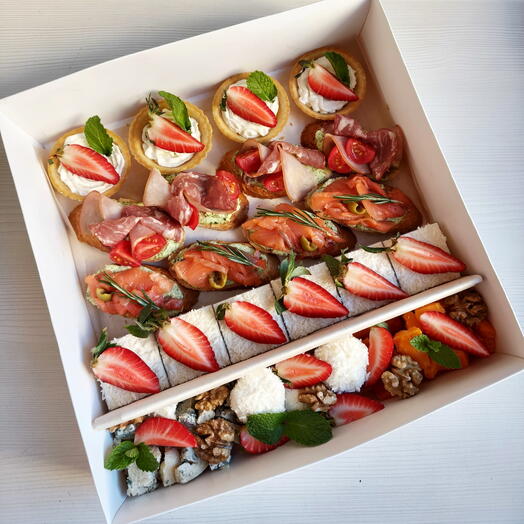 Бокс с фуршетными закусками Кейтеринг гастробокс "Для тебя" подарок вкусный ужин день рождения годовщина Новый год