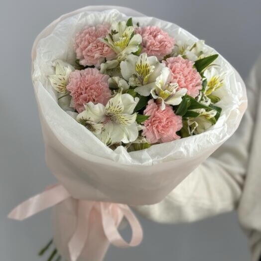 Букет из альстромерий и диантусов 🌸