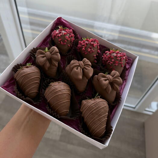 Клубника в бельгийском шоколаде (9 шт) 🍓🍫