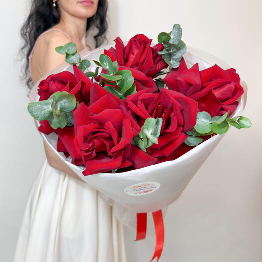 Букет роз: Французские розы с эвкалиптом / Красная роза 🌹