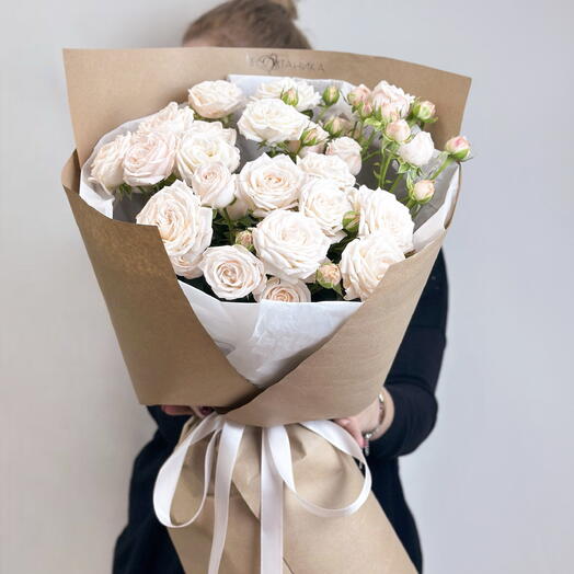 Кустовые розы в крафте
