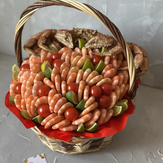 корзинка с королевскими креветками и крабом-волосатиком