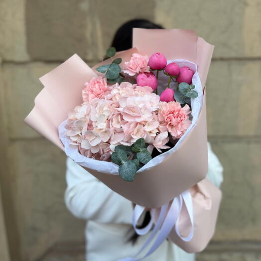 «Нежное послание 💕» пионовидная роза, гортензия, диантусы