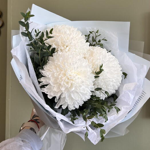 Монобукет из 3 одноголовых хризантем 🌱