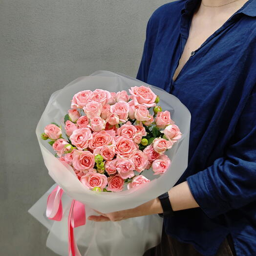 Букет из 9 кустовых розовых роз Femke