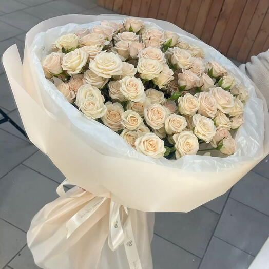 Букет из кустовой розы 11