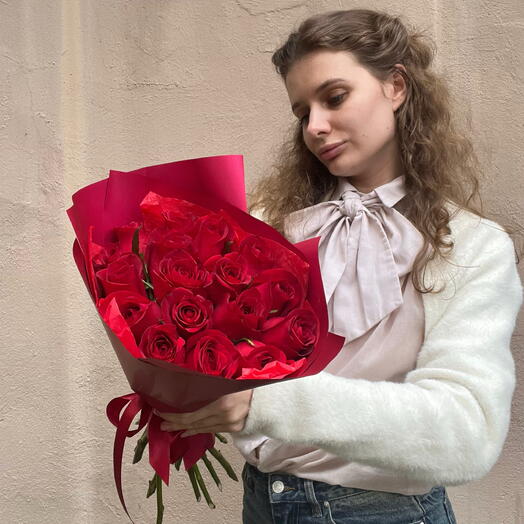 Идеальный букет из 15 бордовых роз