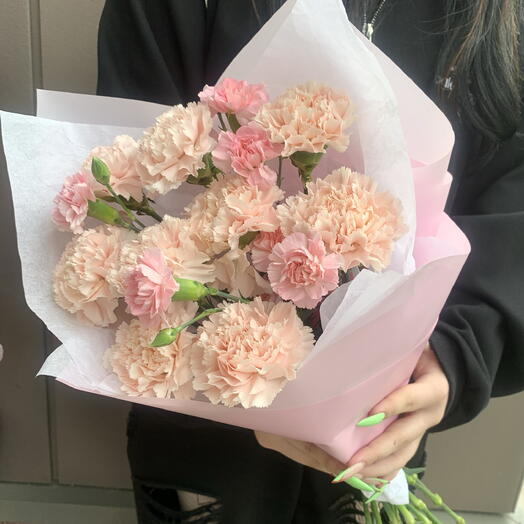 Нежно розовый букет с диантусами