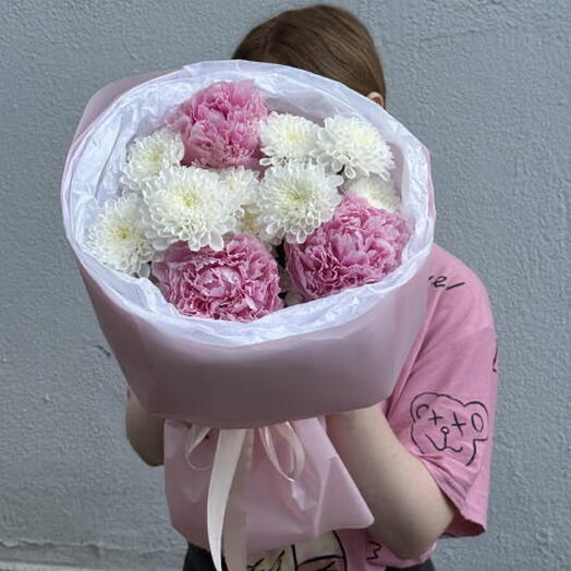 Розовые пионы с белоснежной хризантемой💗