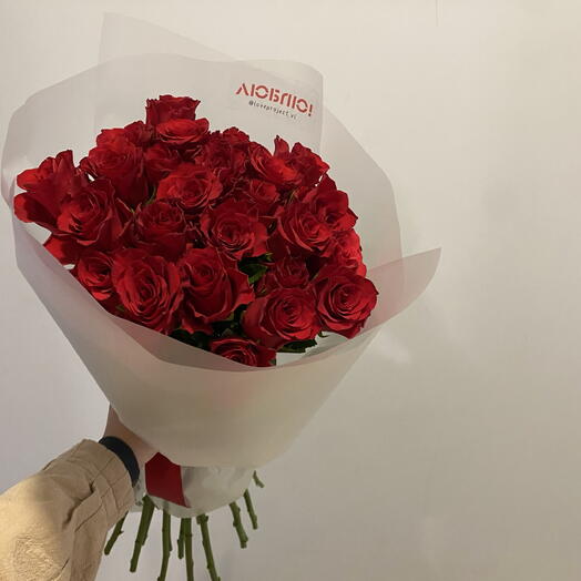 Букет из 25 красных роз 70 см
