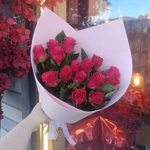 15 малиновых роз 🌹 Розы