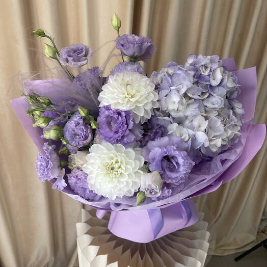 Лавандовый букет с эустомой, георгинами и гортензией 💜