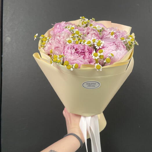 Пионы с ромашкой 🌺