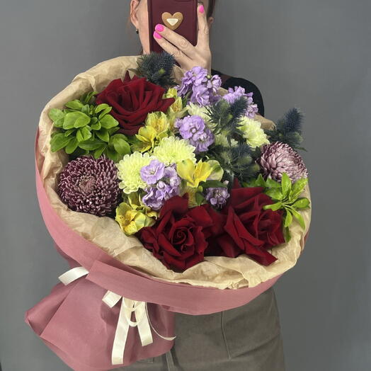 Букет эффектный ♥️ бордовая французская Роза 🌹 лавандовая маттиола 💜 хризантема бигуди 💕 синий Эрингиум 💙