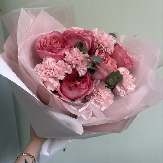 Букет из роз Пинк экспрешн и диантуса💕