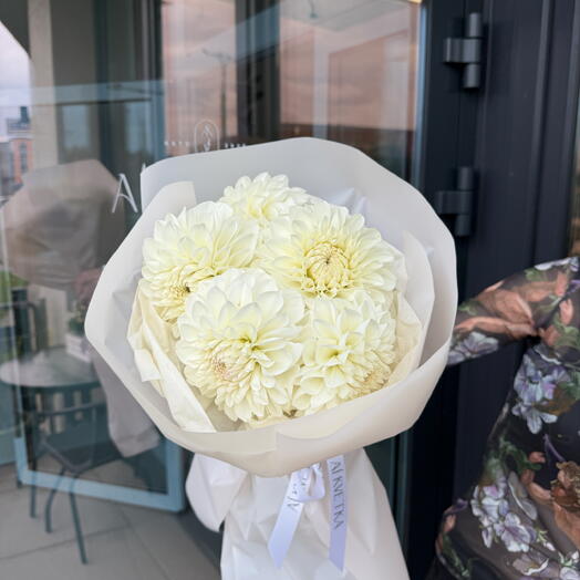 Букет георгин «Снежок»
